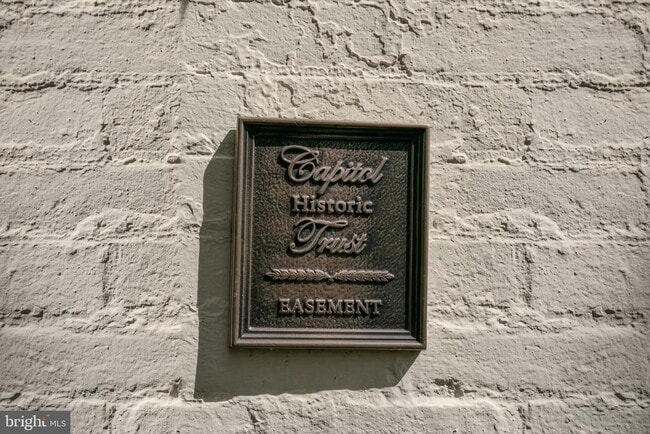 Building Photo - 650 A St NE