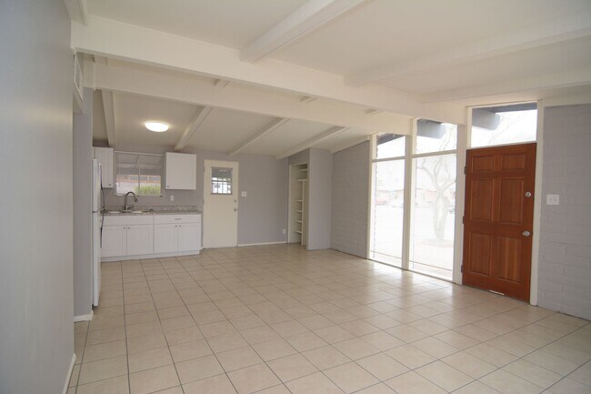 Foto del edificio - Remodeled 3 Bedroom 2 Bath House! Central/...