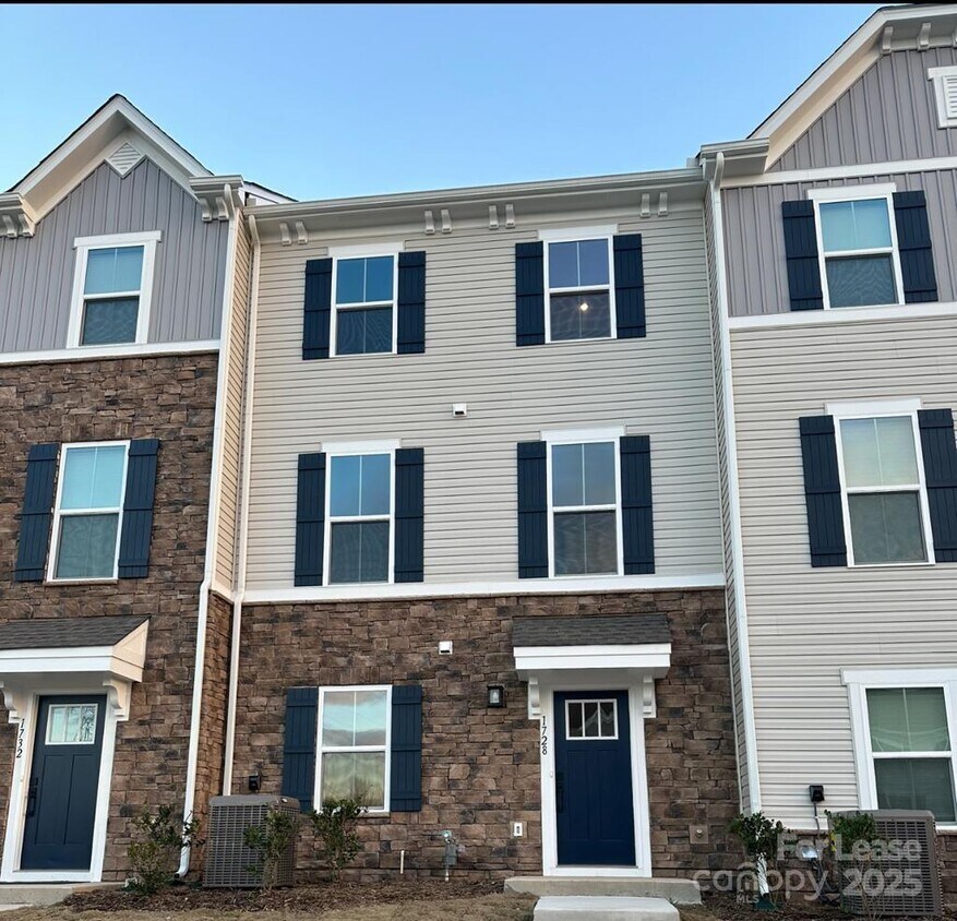 Foto principal - 1728 Aspire St