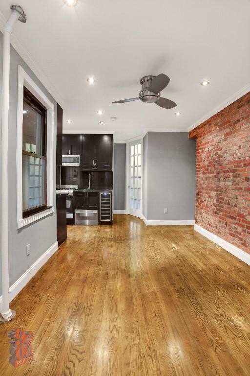 Foto principal - 421 E 9th St