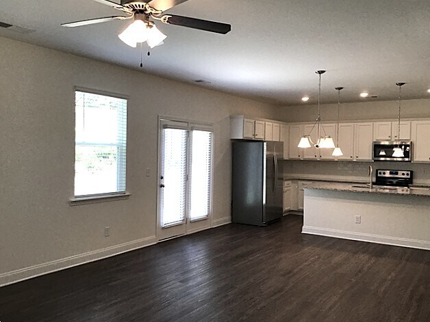 Building Photo - 1462 Weatherbrook Cir