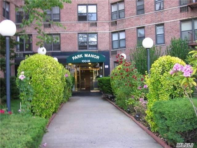 Foto del edificio - 100-25 Queens Blvd