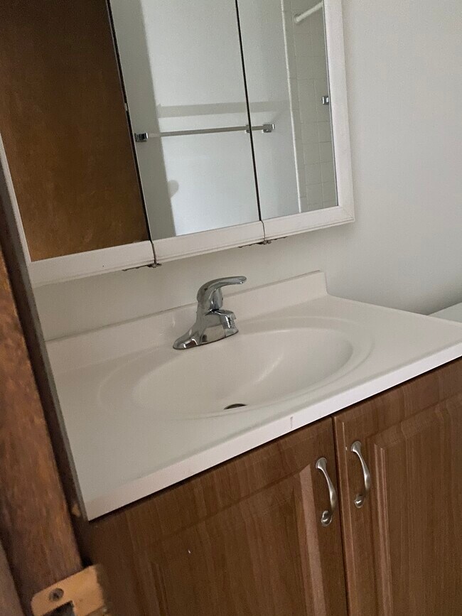 Bathroom - 910 S McKinley Ave