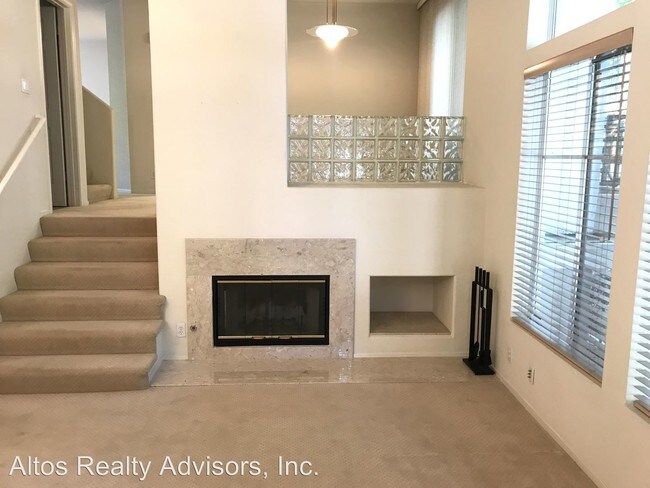 Building Photo - 3 br, 2.5 bath House - 435 Milan Drive #108