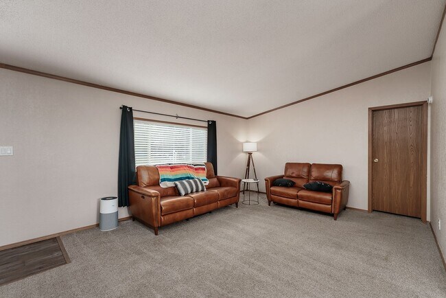 Building Photo - 3 Bed | 2 Bath | 1 Acre | Shepherd