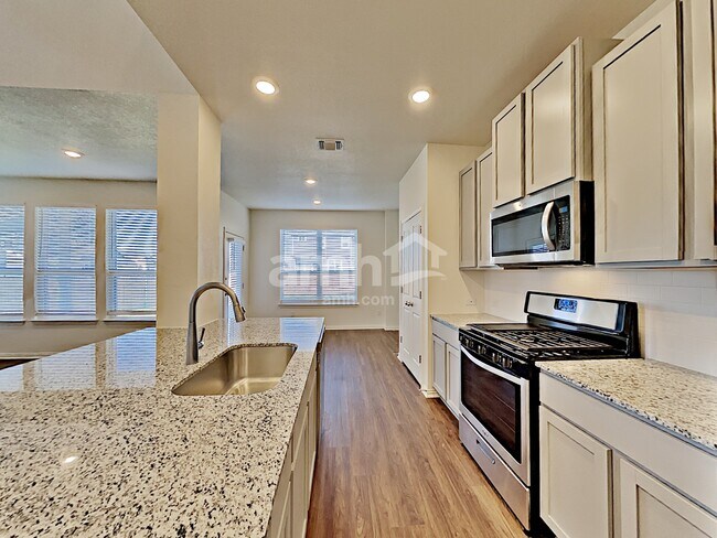 Building Photo - 2705 Deerfield Creek