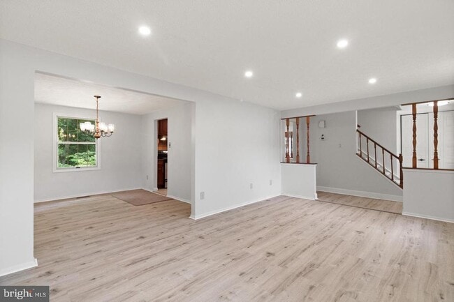 Foto del edificio - 8084 Winding Way Ct