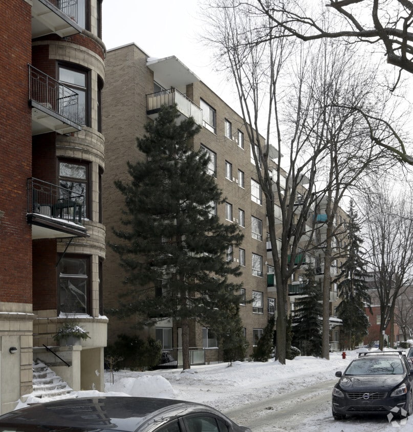 Building Photo - 225 Av Olivier