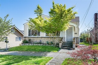 Building Photo - 2806 18th Ave S