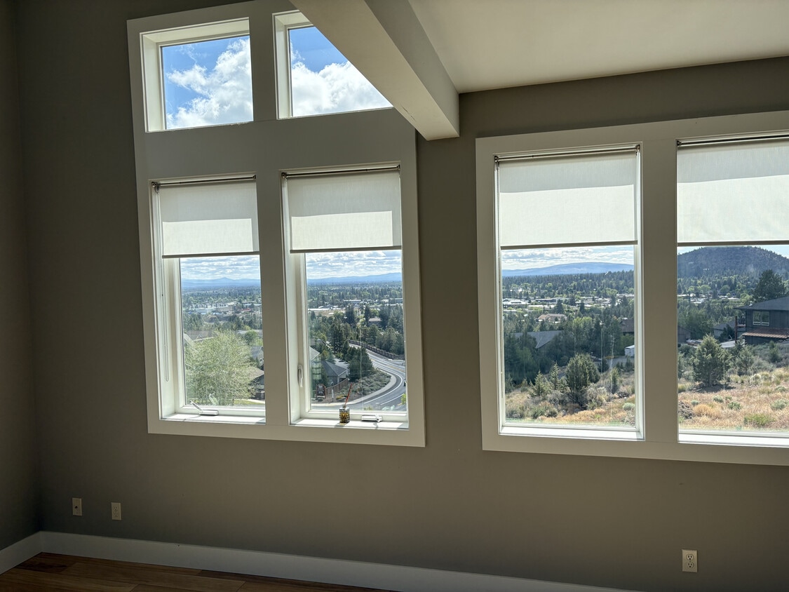 Foto del edificio - 2572 NW Awbrey Point Cir