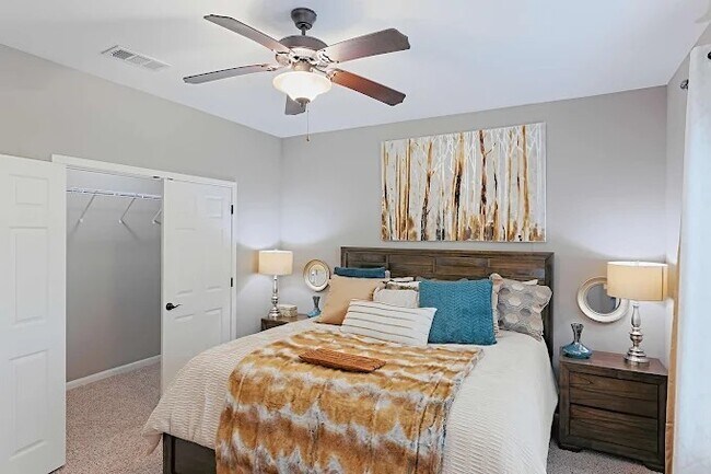 Foto del edificio - 3223 Spring Cypress Rd