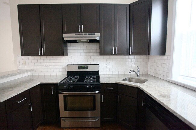 Foto del edificio - 853 W Cornelia Ave