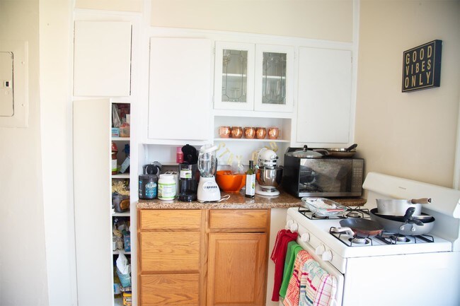 Foto del edificio - 1862 Mintwood Pl NW