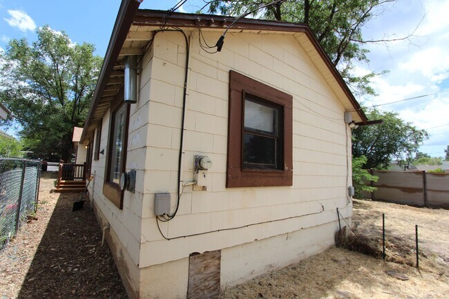 Foto del edificio - 811 N Humphreys St