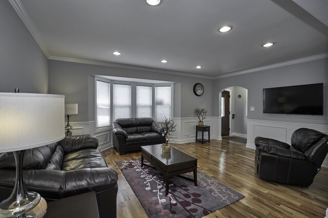 Building Photo - 3017 N Mango Ave
