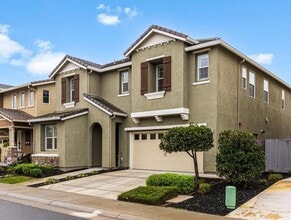 Building Photo - 1240 Goldenrod Way