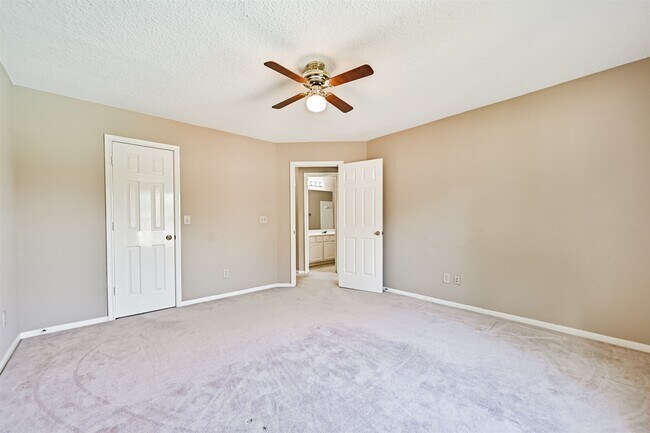 Foto del edificio - 4014 Ivywood Dr