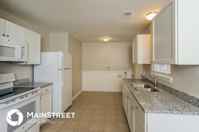 Building Photo - 3113 Maywood Pl