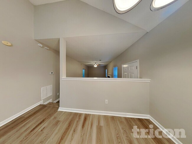 Foto del edificio - 6746 Pole Creek Dr