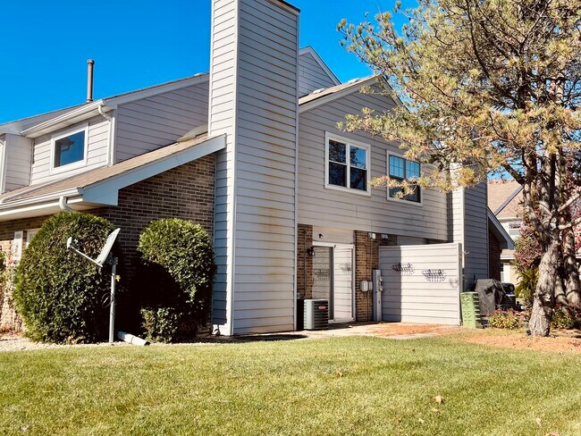 Patio/yard - 15637 Erin Ln