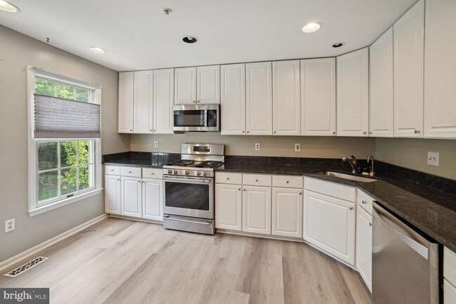 Building Photo - 12680 Granite Ridge Dr