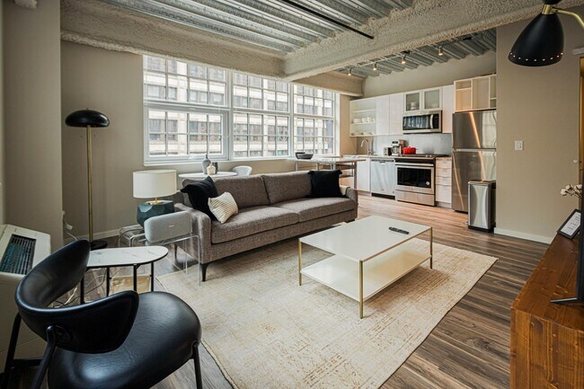 63 E Lake Apartments, área de estar de una habitación - 63 E Lake