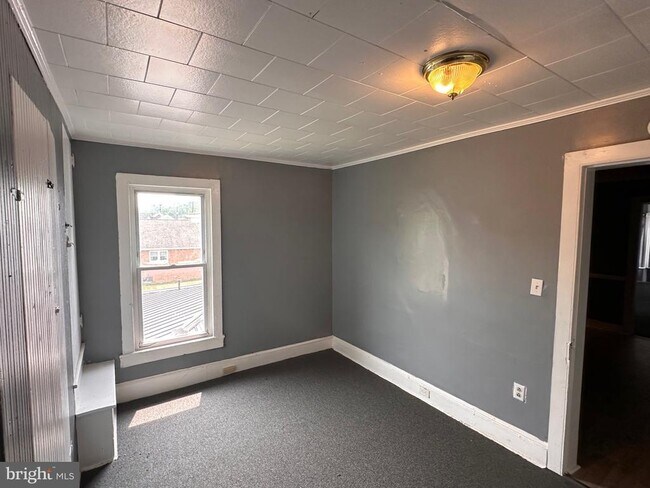 Foto del edificio - 270 N Washington St