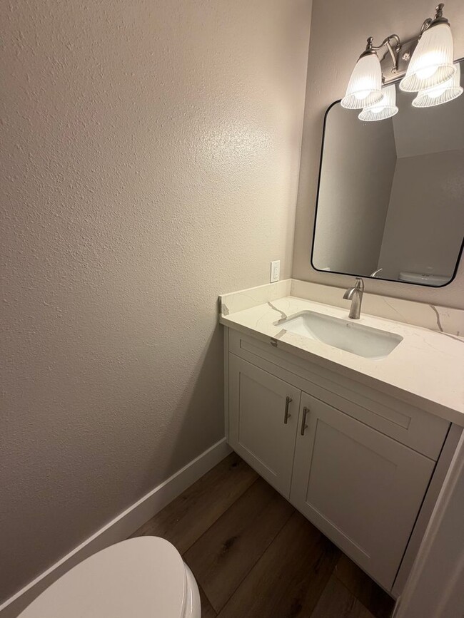 Building Photo - 2610 Phipps Ave