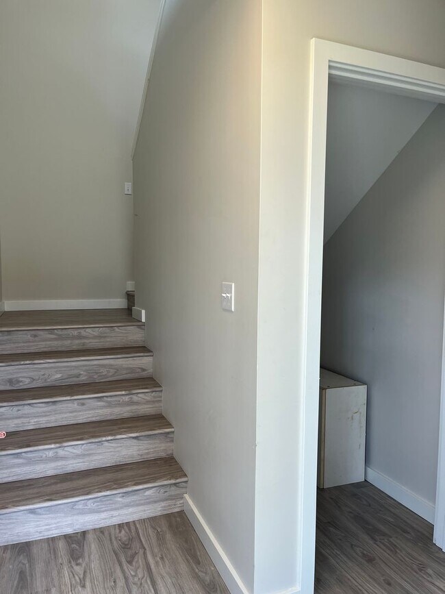 Foto del edificio - Kaneohe Area - Studio with 1 parking - Avail now!