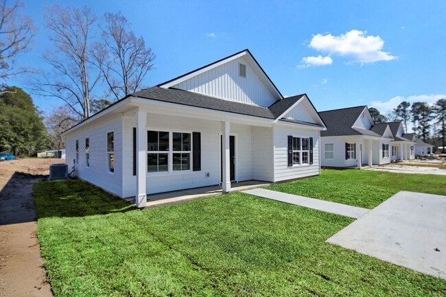 Building Photo - Coming Available!