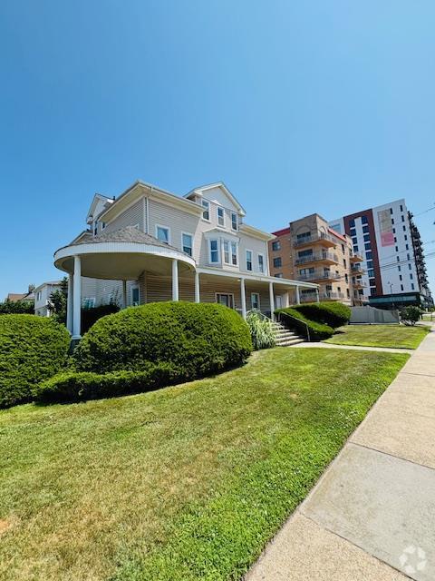 Building Photo - 116 Riverside Blvd