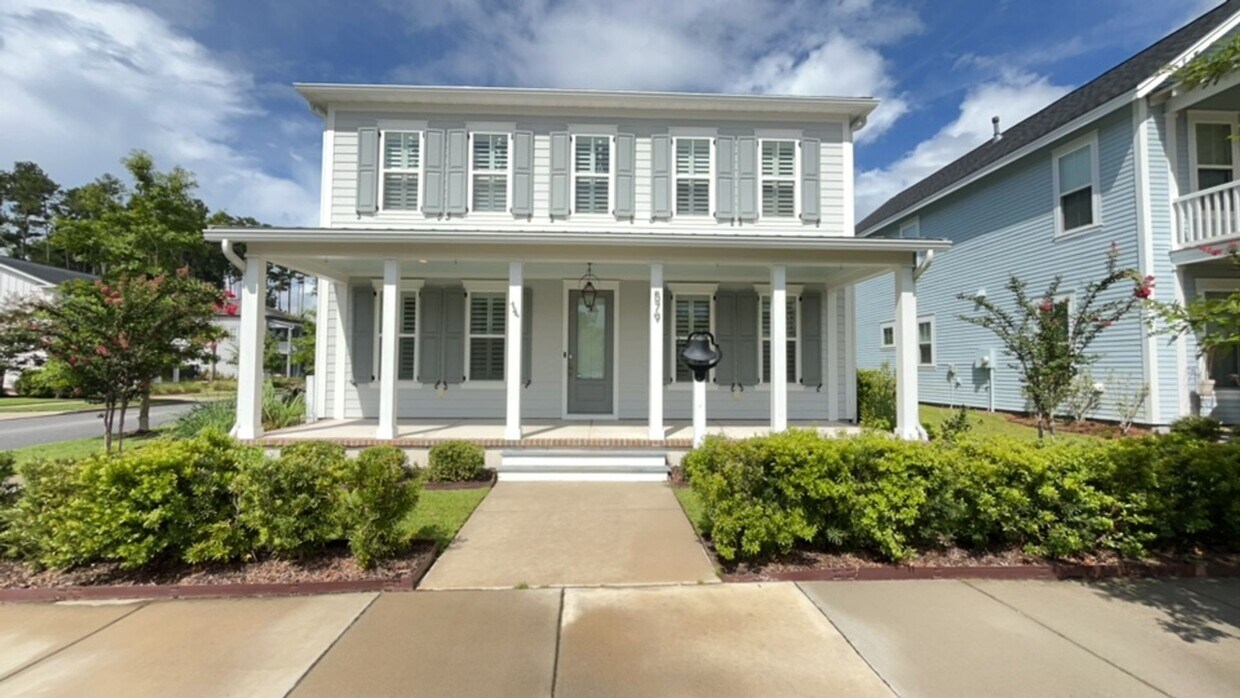 Primary Photo - 4 bedroom, 3.5 bath