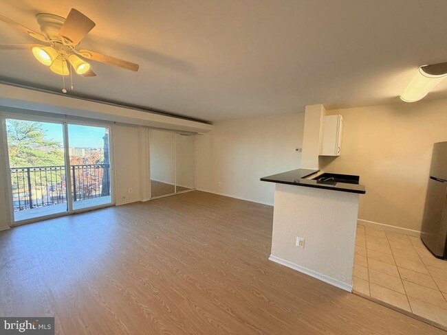 Foto del edificio - 75 S Reynolds St