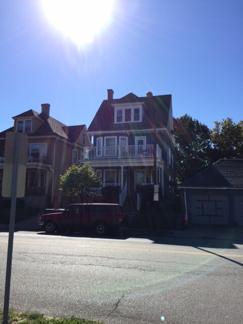 Building Photo - 501 Forest Ave