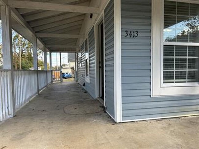 Foto del edificio - Charming Duplex in Central Huntsville