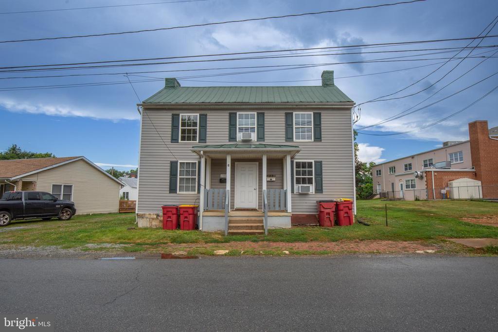 Primary Photo - 210 W North St