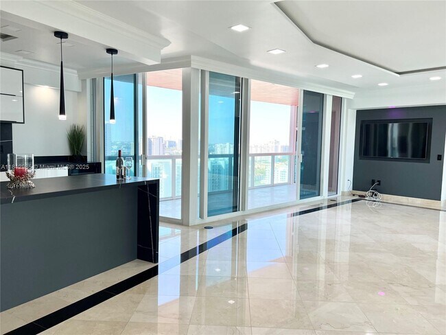 Foto del edificio - 3370 Hidden Bay Dr