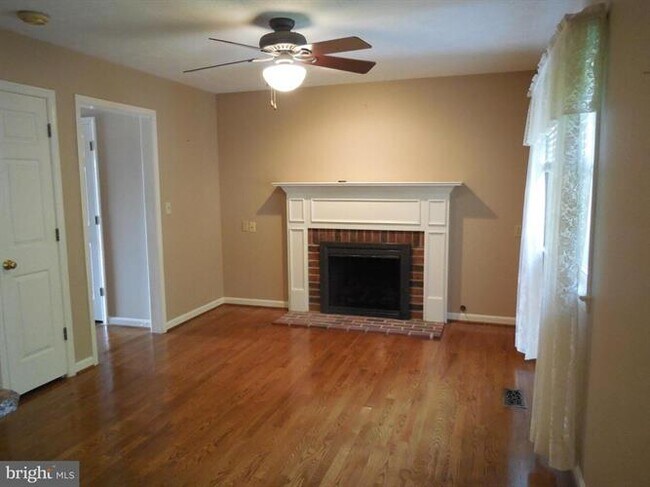 Building Photo - 1124 Orchard Hill Dr