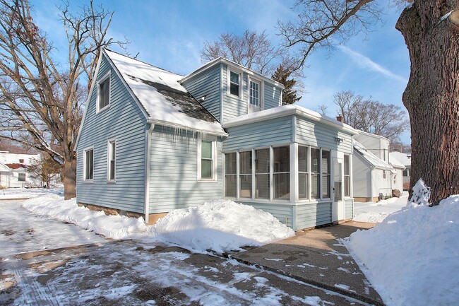 Foto del edificio - 3 Bedroom Home On Holland's North Side