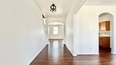 Building Photo - 1102 Middle Brook Dr
