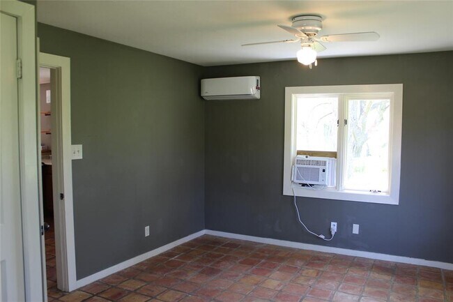 Foto del edificio - 204 Lazy L Ln