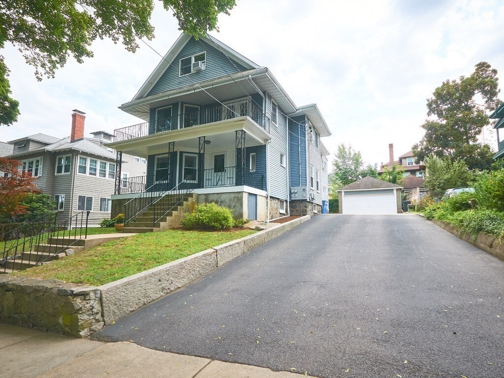 Primary Photo - 29 Lawndale St