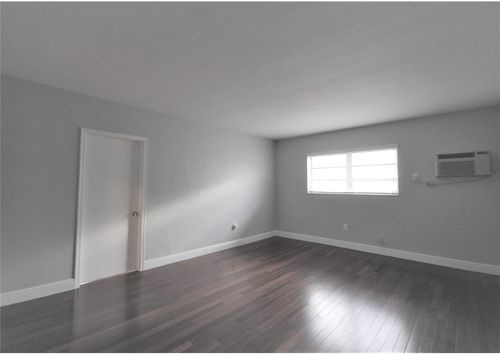 Building Photo - 335 75th St