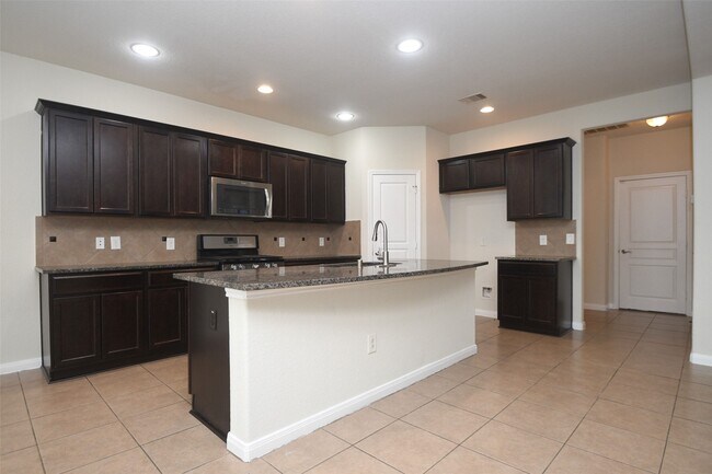 Foto del edificio - 16614 Spirit Lake Ct