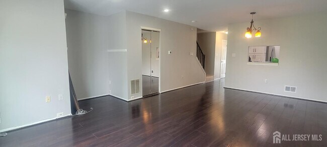 Building Photo - 101 Pear Tree Ln