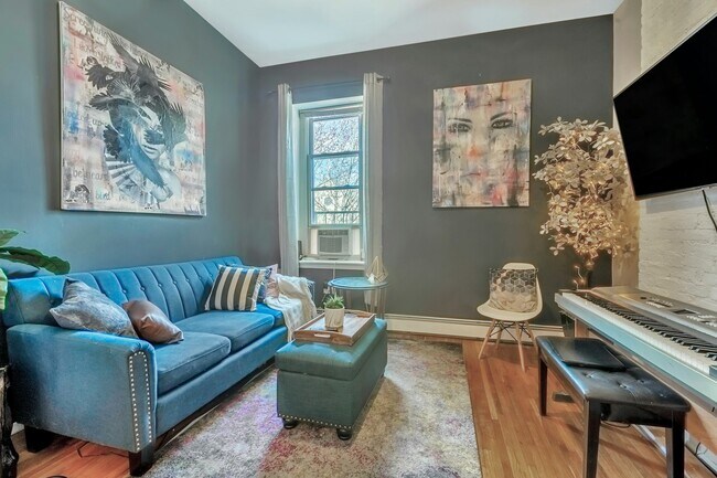 Photo - 554 Observer Hwy House