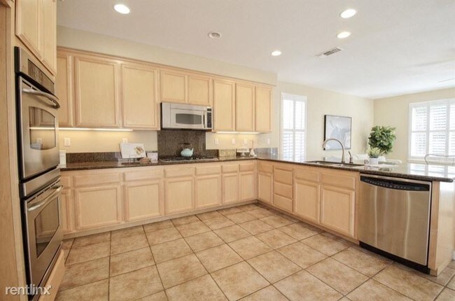 Building Photo - 4 br, 3 bath House - 1595 Montrose Ln