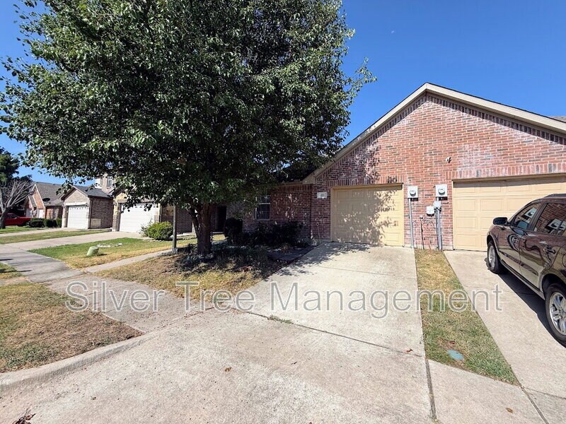 Primary Photo - 319 Austin Ave
