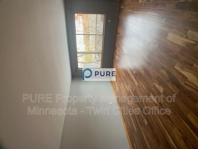 Foto del edificio - 2964 Center Rd SW
