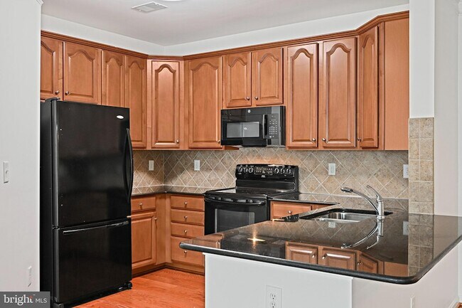 Foto del edificio - 24701 Byrne Meadow Square